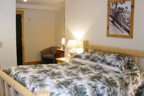 CRYSTAL MOUNTAIN HOTELS (Enumclaw)
